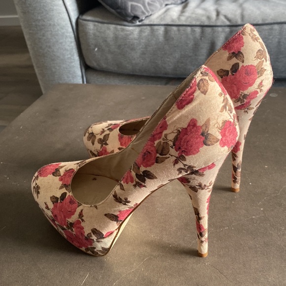 Kate & Mel Flower Heels size 10 - Picture 3 of 5